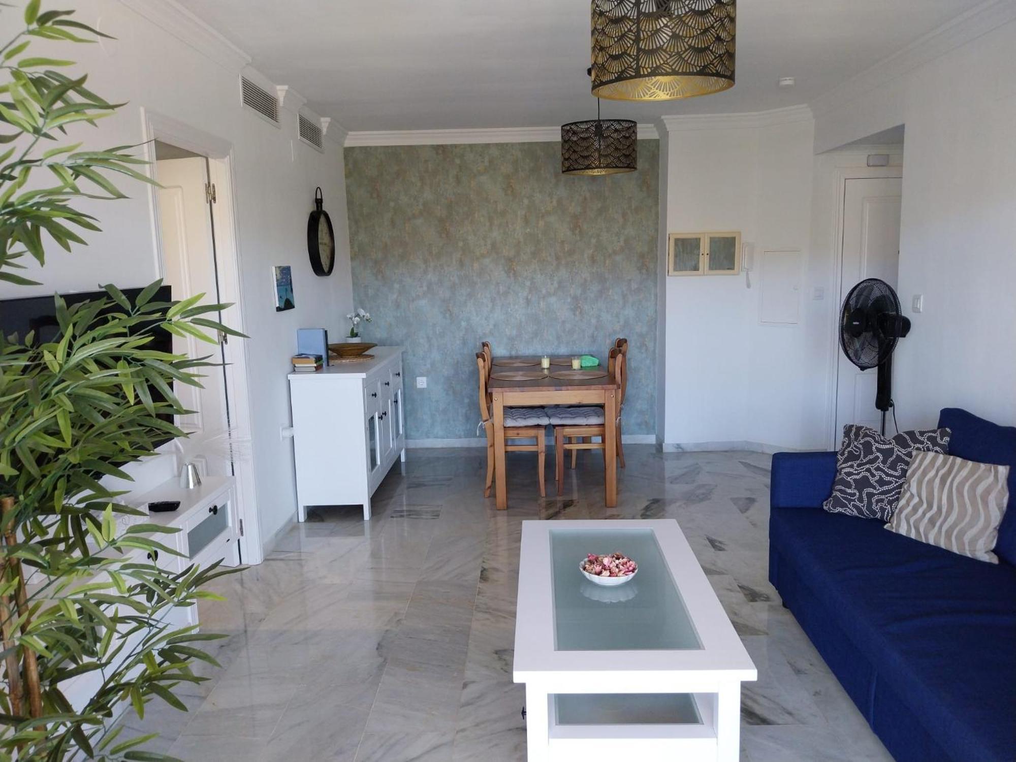 Apartemen Napoleon 4a With Pool Close To The